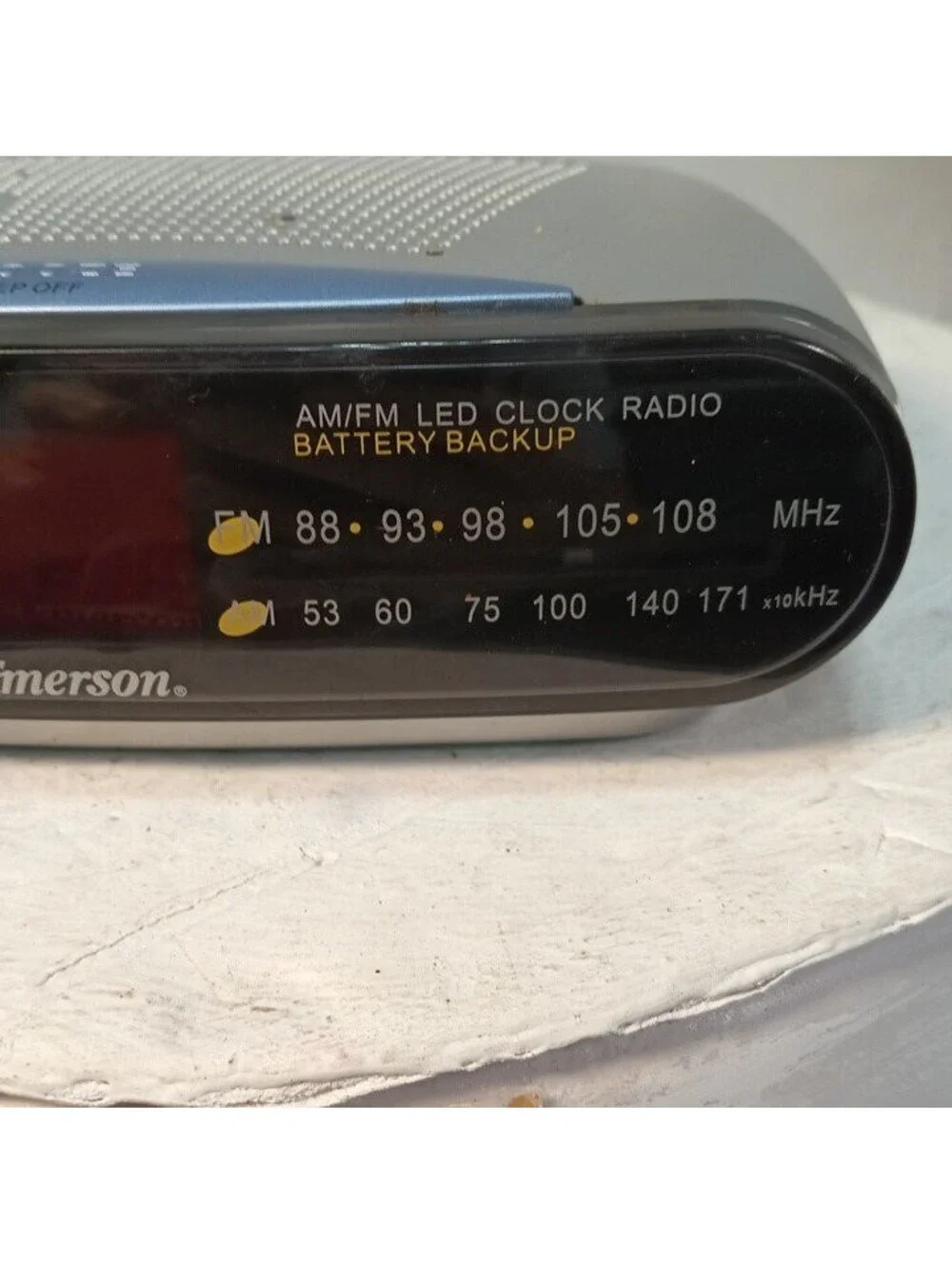Emerson CK5029 Alarm Clock Radio AM/FM LED Dual Alarm Battery Backup Snooze Used
